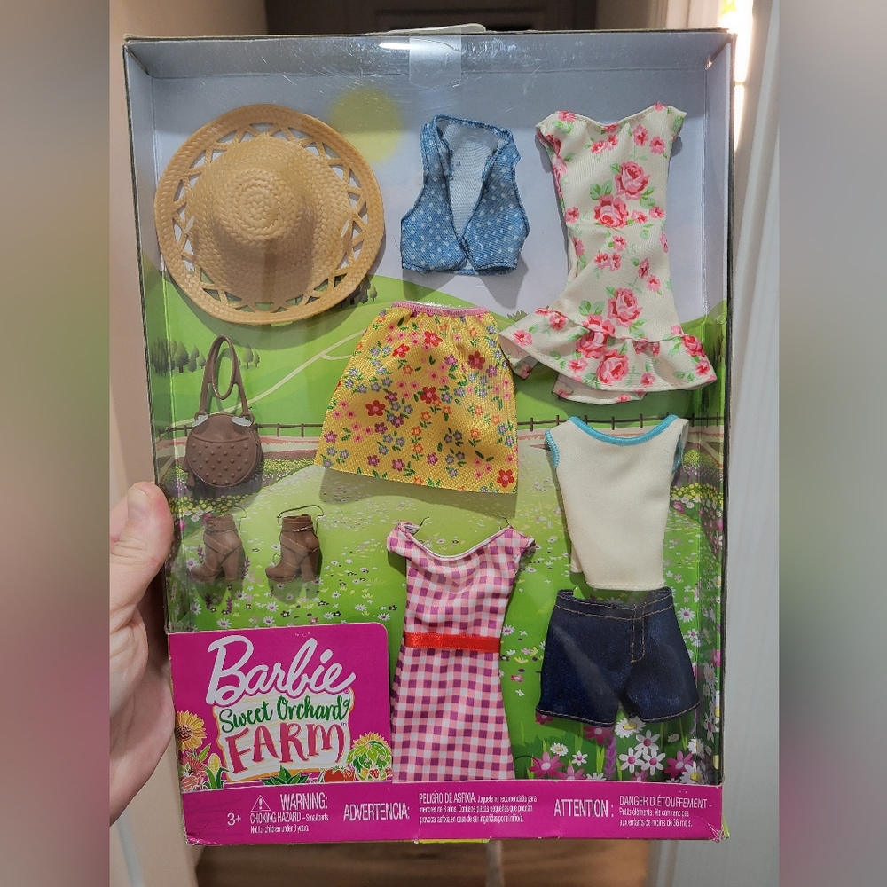 Barbie Sweet Orchard Farm Outfits